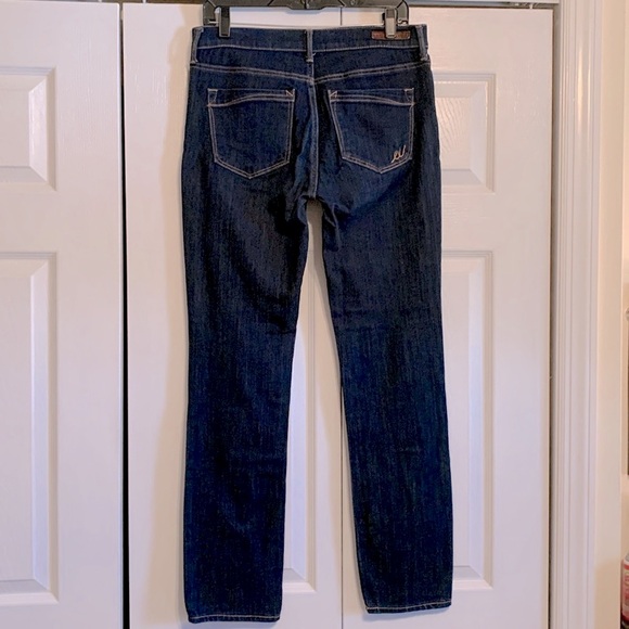 Express, straight leg cut jeans, with beautiful dark wash, size 8, EUC - Picture 2 of 11